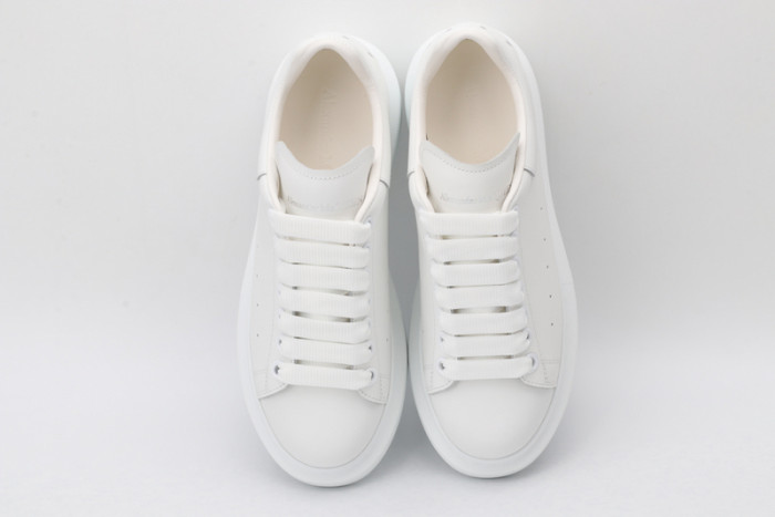 alex mcqu sneakers