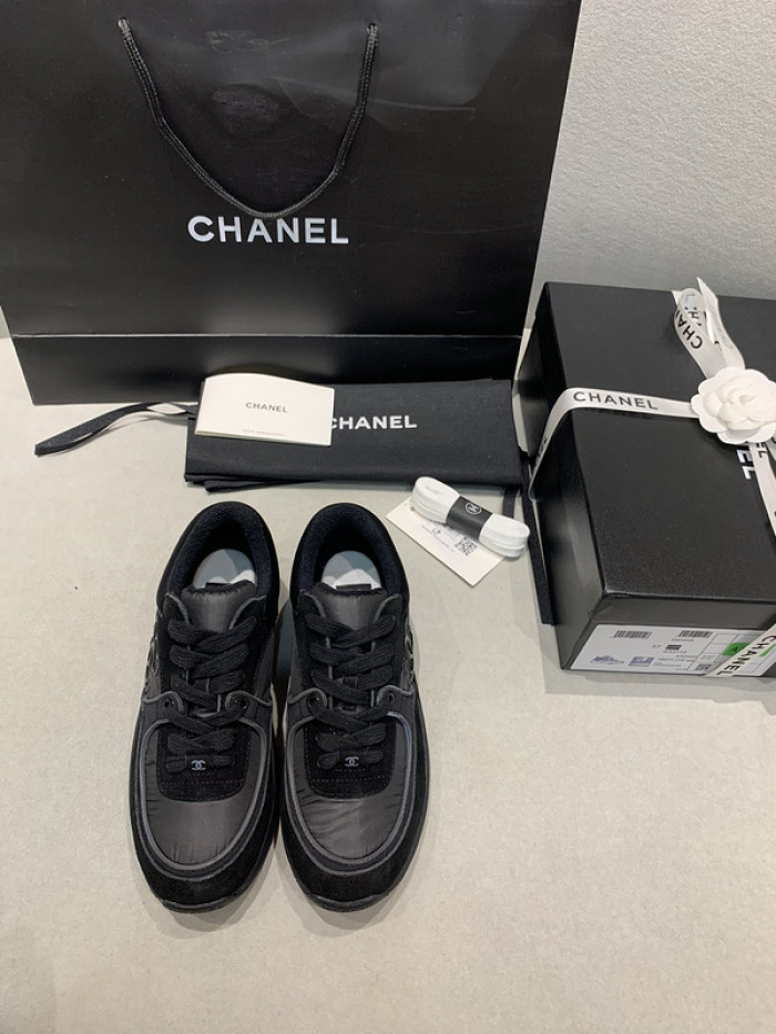 cn cc logo sneaker