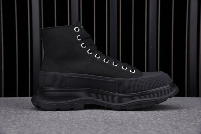 alex mcqu sneakers