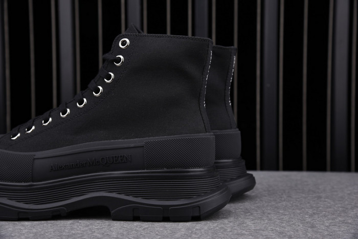 alex mcqu sneakers