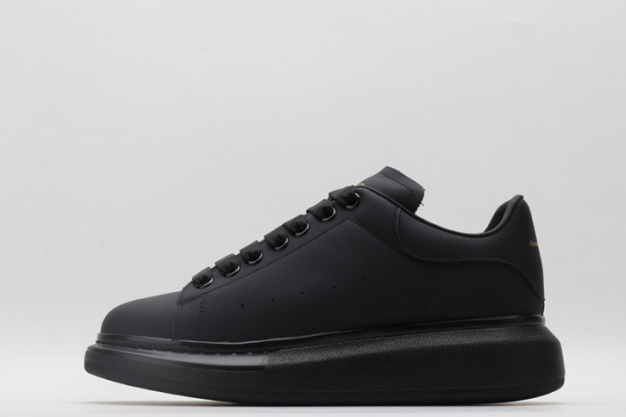 alex mcqu sneakers
