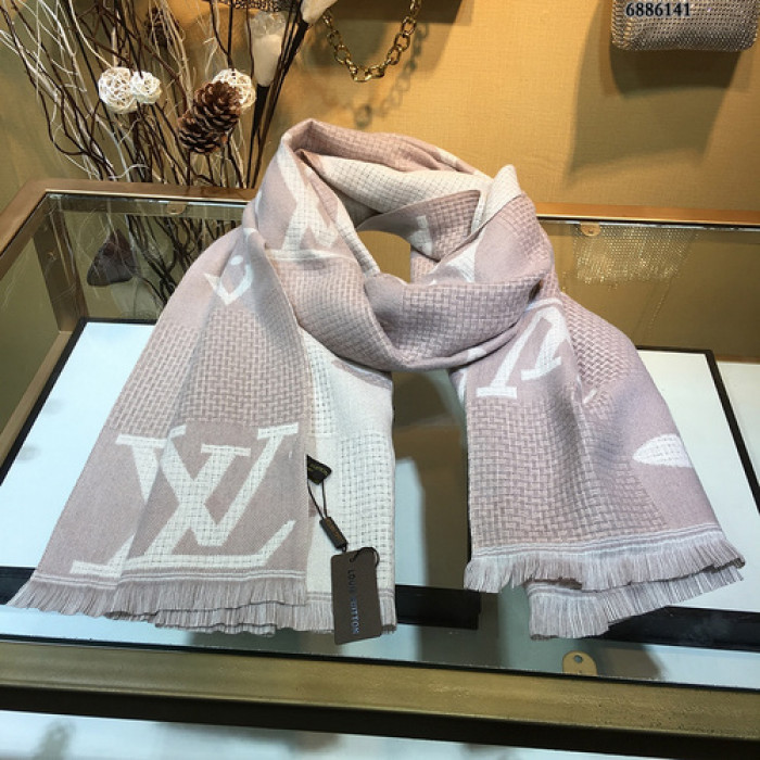 l**is V*t*n scarf