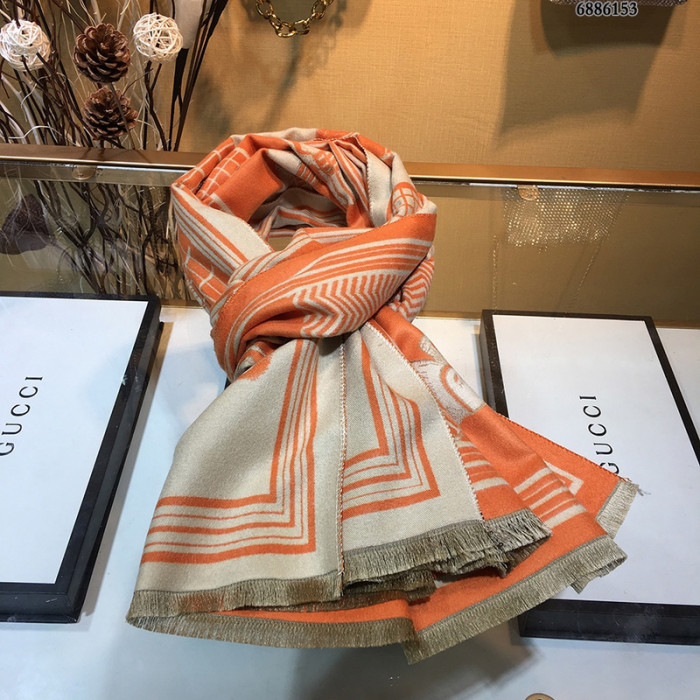 H**mes scarf