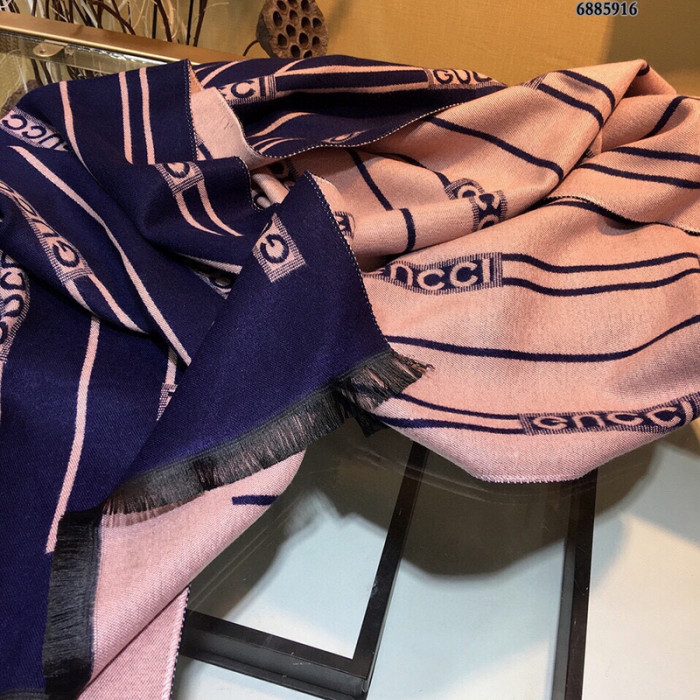 g*u*i scarf