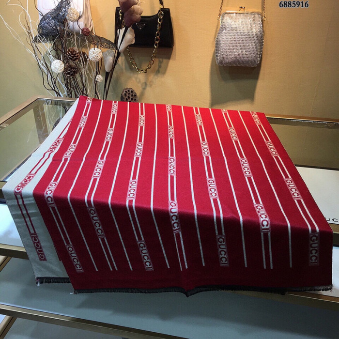 g*u*i scarf