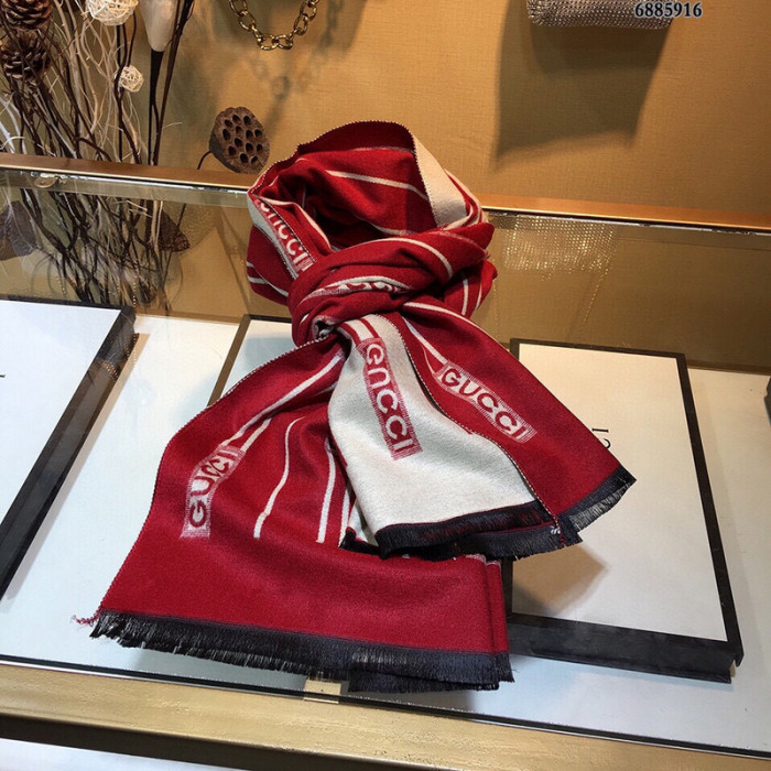 g*u*i scarf