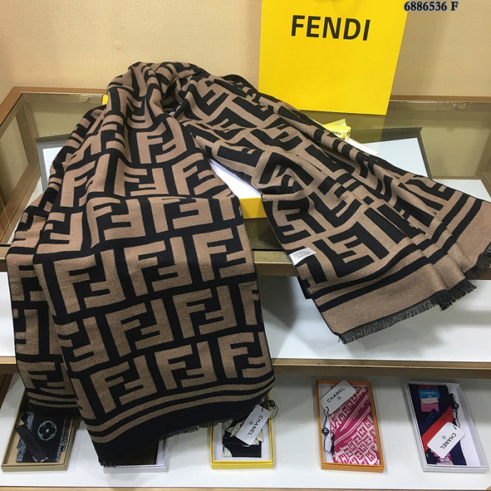 F**di scarf