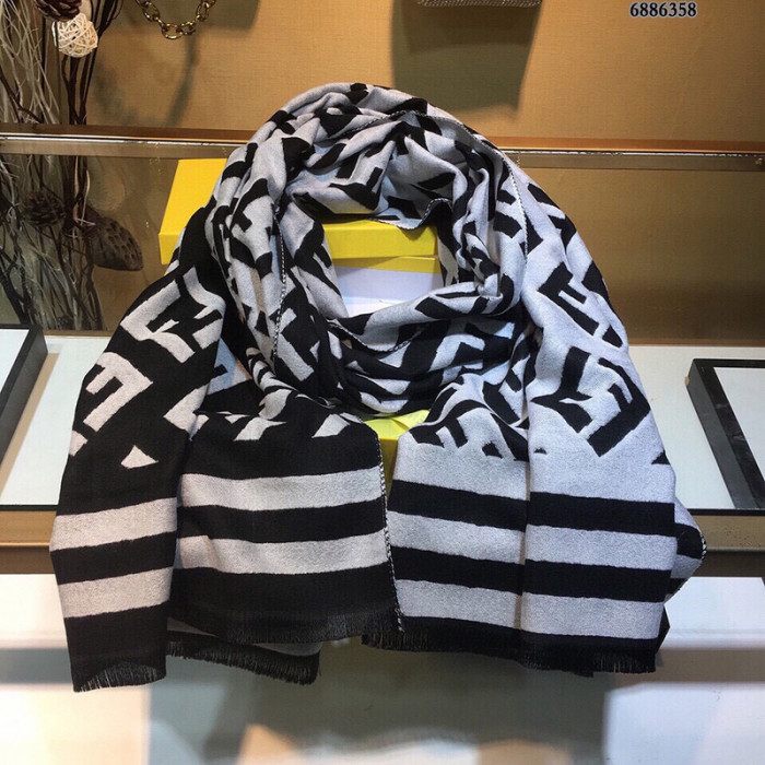 F**di scarf