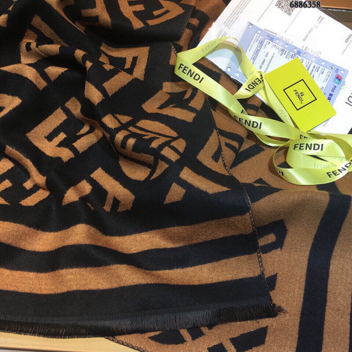F**di scarf
