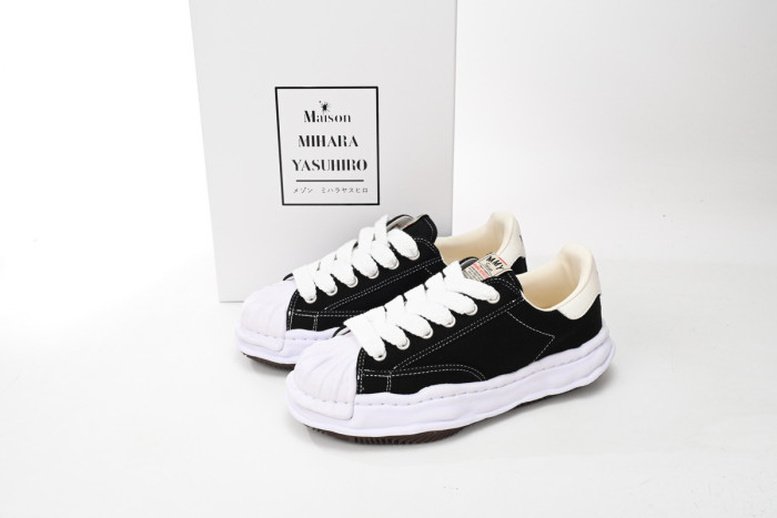 MIHARA YASUHIRO BLACK AND WHITE MY2