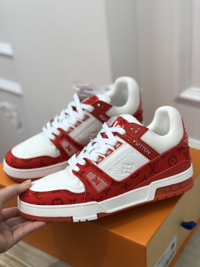 2022 l**is V*t*n lv trainer 2527
